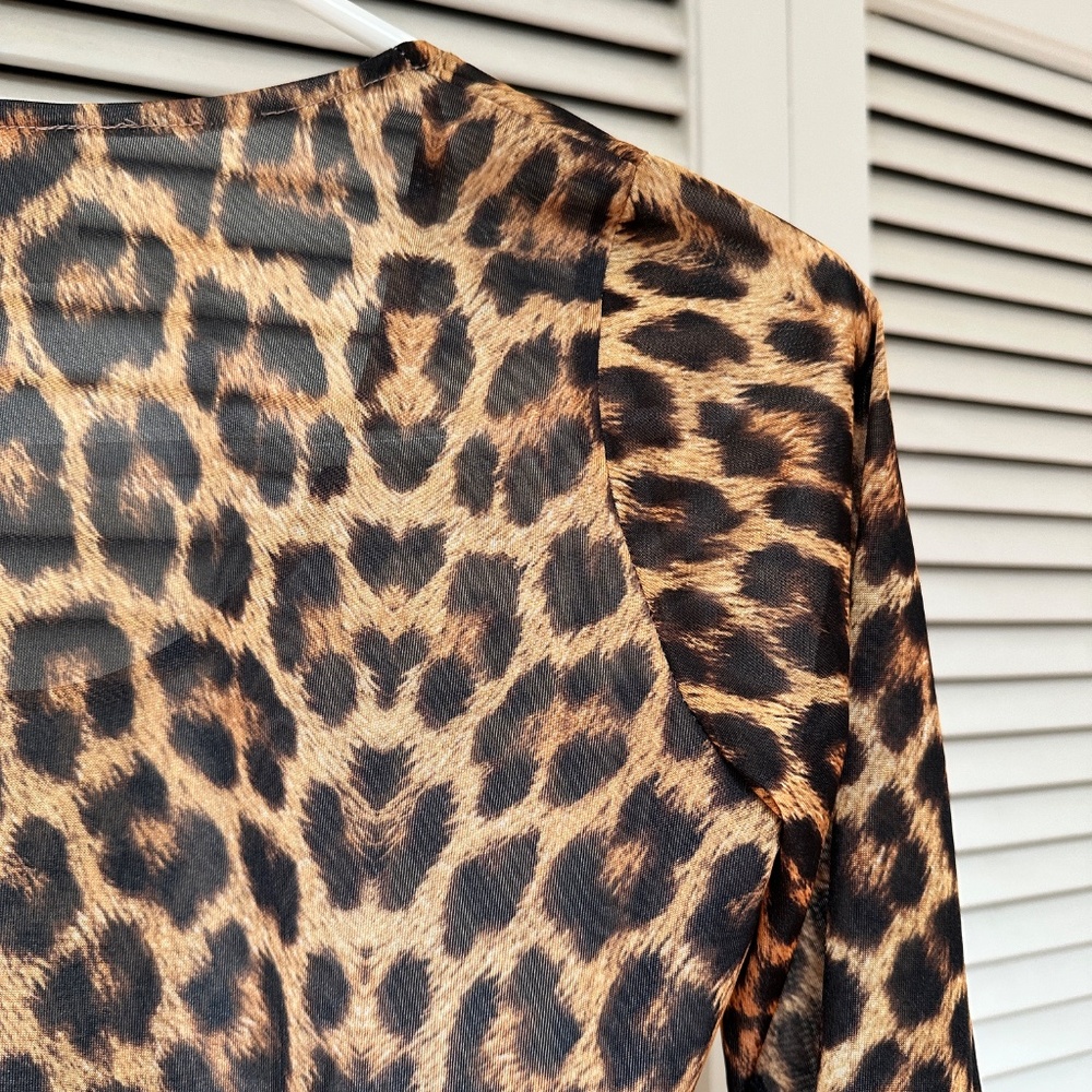 Vintage 1980s Yvan & Marzia Paris Sheer Nylon Leopard Print Long Sleeve Top - Picture 8 of 11